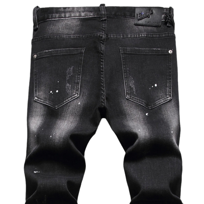 Slim fit jeans z zawieszką.